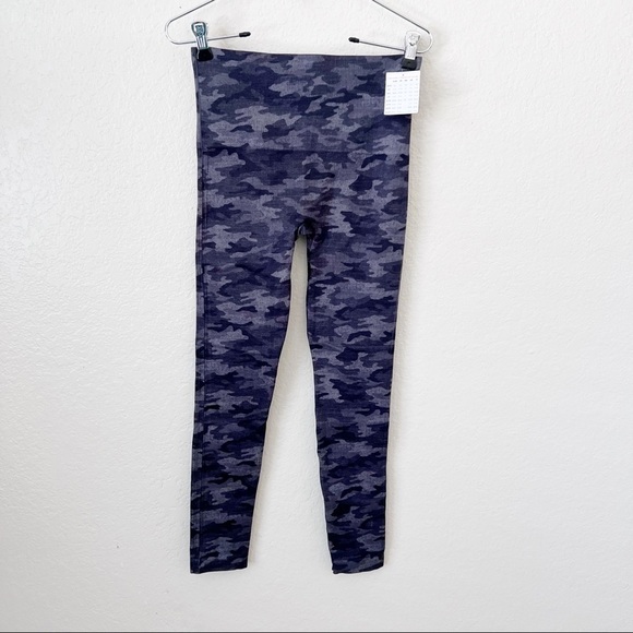 NEW Spanx EcoCare Seamless Leggings size medium - Picture 2 of 14